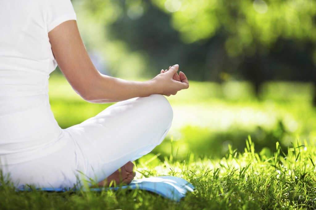 Yoga, meditação e jardinagem podem efetivamente aliviar o estresse e aumentar a saúde geral do corpo